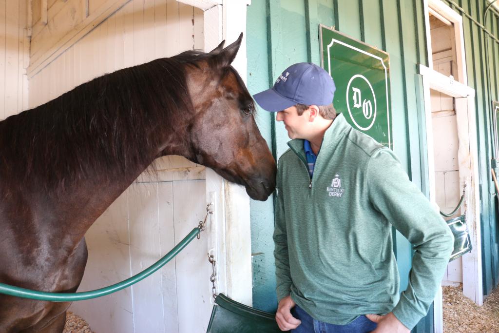 Greeting Coach Satire. (Julie June Stewart photo) 
